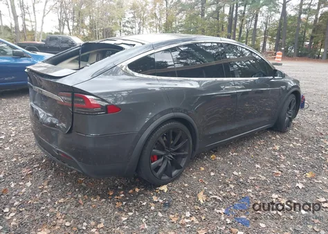2016 Tesla Model X 60D/P100D/P90D z USA, uszkodzony, nr VIN 5YJXCAE43GF001193
